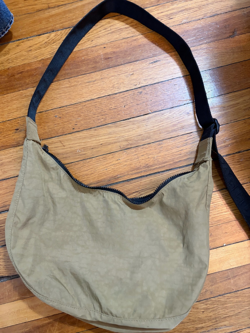 BAGGU Tan and Black Crossbody Bag